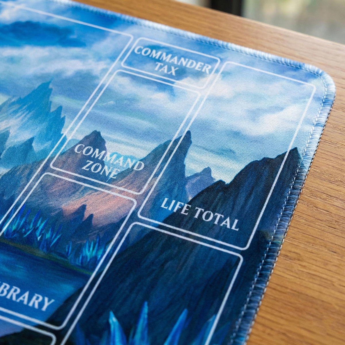 Blue Lotus Mountain MTG Commander-Spielmatte